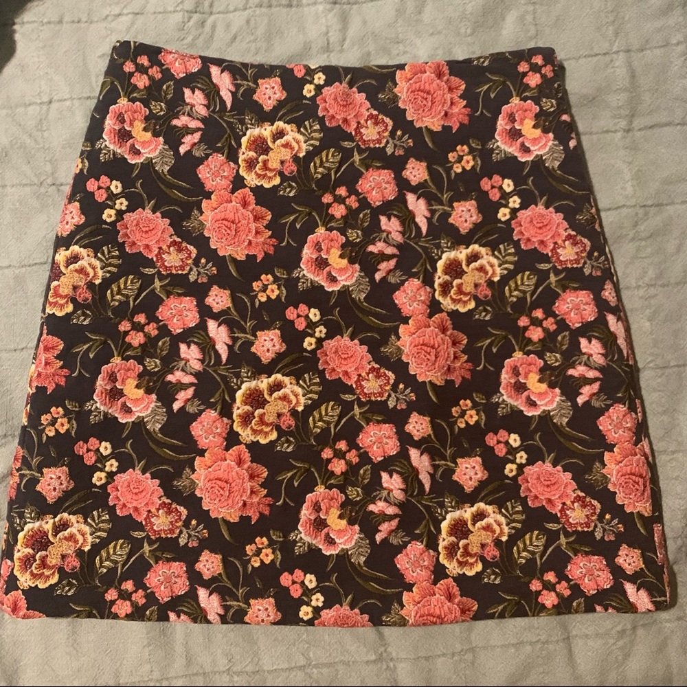 LOFT | Embroidered Pencil Skirt
